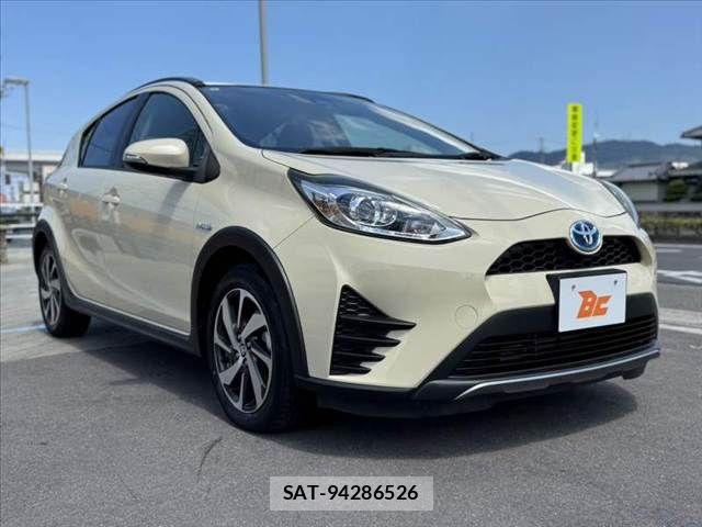 Toyota AQUA 2017-08 8625788-7