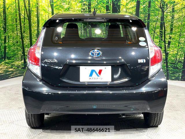 Toyota AQUA 2016-08 8625793-15