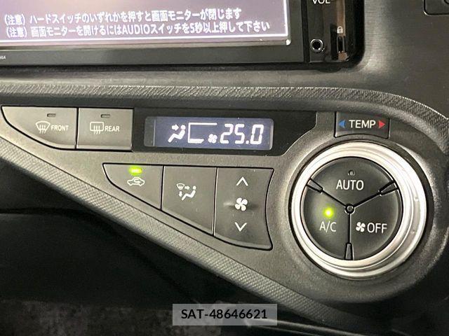Toyota AQUA 2016-08 8625793-4