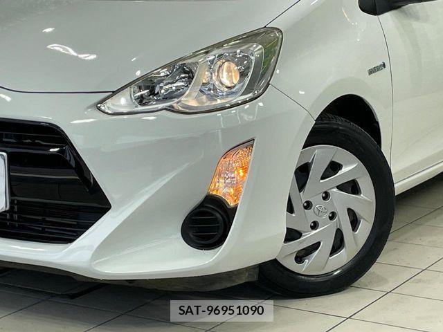 Toyota AQUA 2016-04 8625801-11