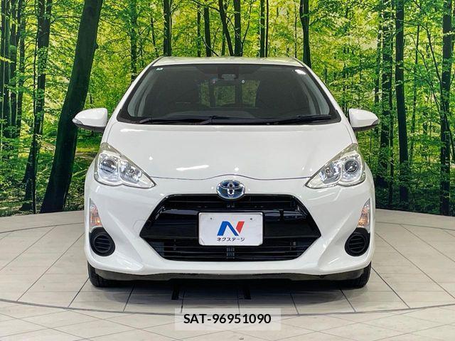 Toyota AQUA 2016-04 8625801-13