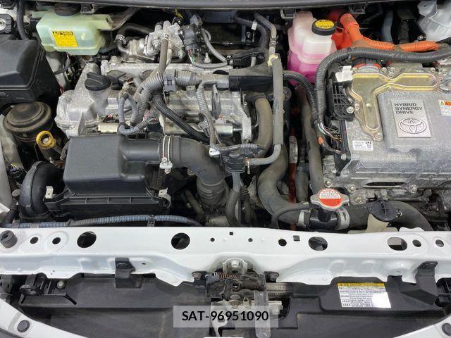 Toyota AQUA 2016-04 8625801-17