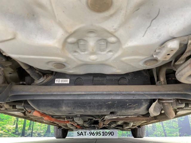 Toyota AQUA 2016-04 8625801-18