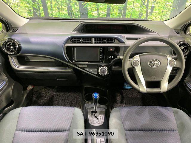 Toyota AQUA 2016-04 8625801-1