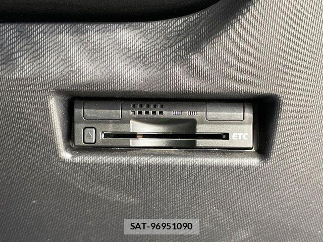 Toyota AQUA 2016-04 8625801-5
