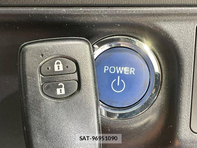 Toyota AQUA 2016-04 8625801-6