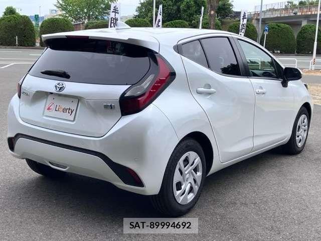 Toyota AQUA 2021-08 8625775-11