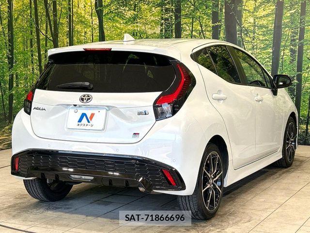 Toyota AQUA 2023-08 8625761-16