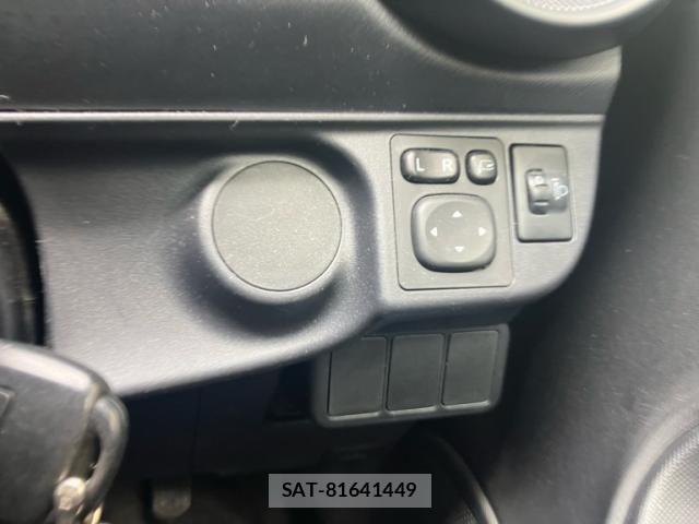 Toyota AQUA 2017-09 8625814-13