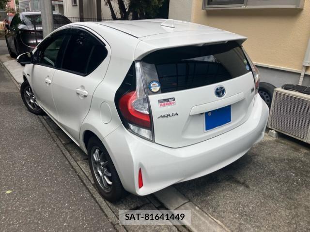 Toyota AQUA 2017-09 8625814-1