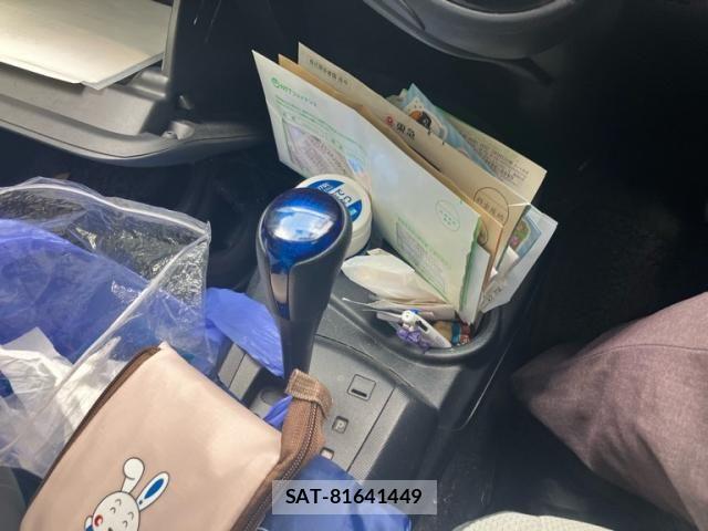 Toyota AQUA 2017-09 8625814-19