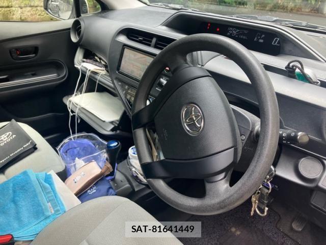 Toyota AQUA 2017-09 8625814-7