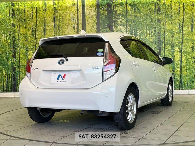 Toyota AQUA 2015-01 8625791-16