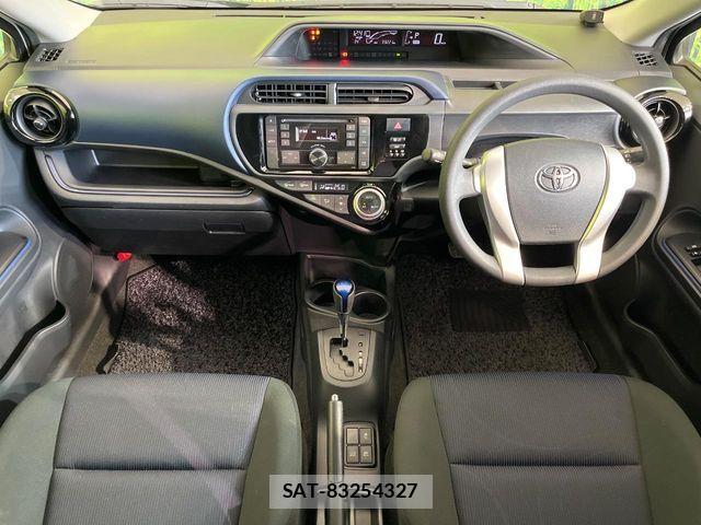 Toyota AQUA 2015-01 8625791-1