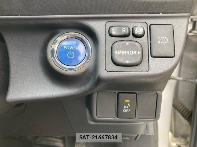 Toyota AQUA 2012-04 8625819-14