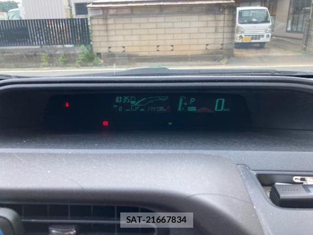Toyota AQUA 2012-04 8625819-17