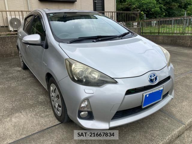 Toyota AQUA 2012-04 8625819-1