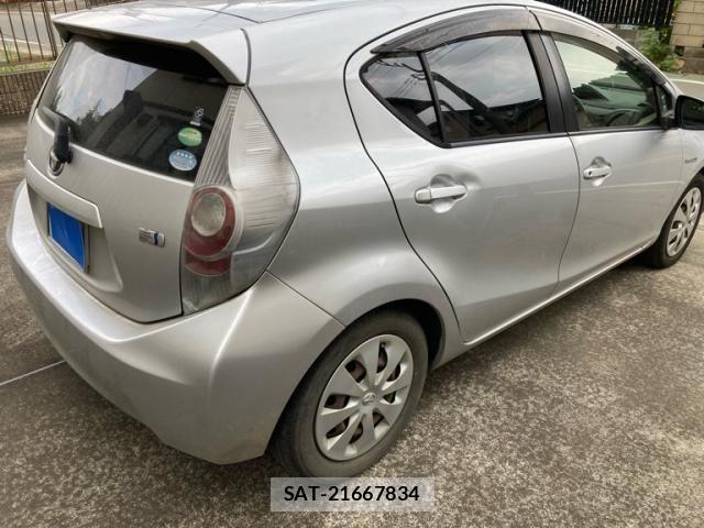 Toyota AQUA 2012-04 8625819-2