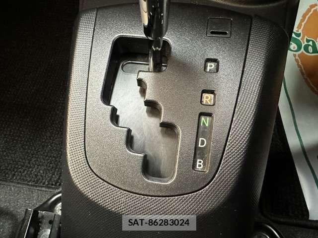 Toyota AQUA 2020-09 8625779-13
