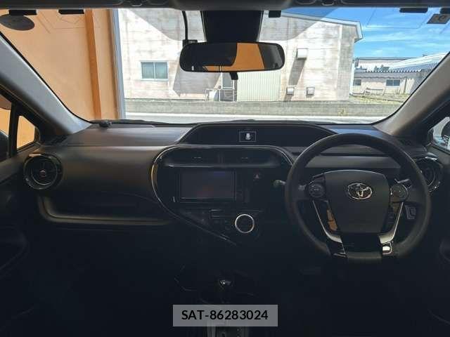 Toyota AQUA 2020-09 8625779-1