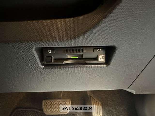 Toyota AQUA 2020-09 8625779-6
