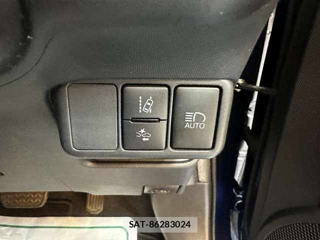 Toyota AQUA 2020-09 8625779-7