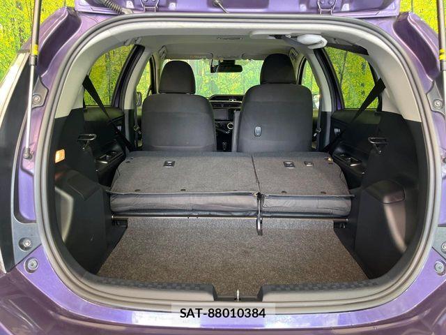 Toyota AQUA 2019-06 8625782-9