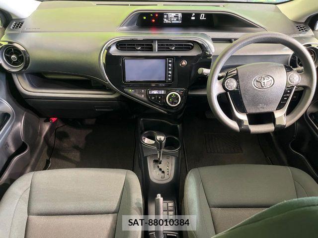 Toyota AQUA 2019-06 8625782-1