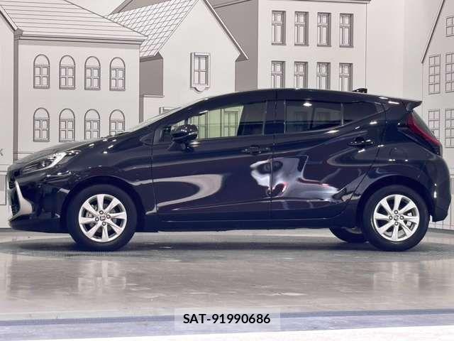 Toyota AQUA 2021-11 8625766-4