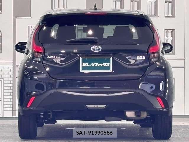 Toyota AQUA 2021-11 8625766-6