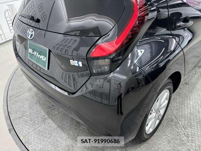 Toyota AQUA 2021-11 8625766-7