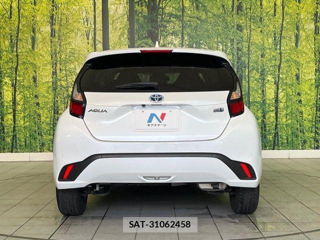 Toyota AQUA 2023-07 8625767-14