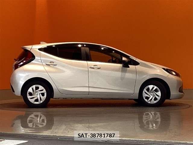 Toyota AQUA 2021-08 8625770-18