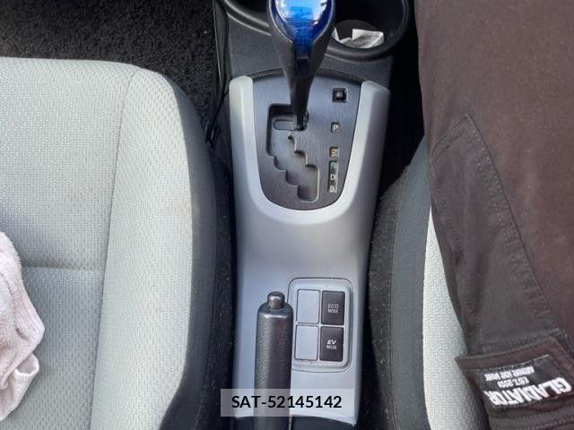 Toyota AQUA 2013-04 8665801-6