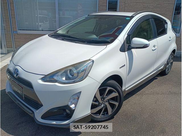 Toyota AQUA 2015-01 8657982-0