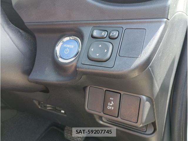 Toyota AQUA 2015-01 8657982-9