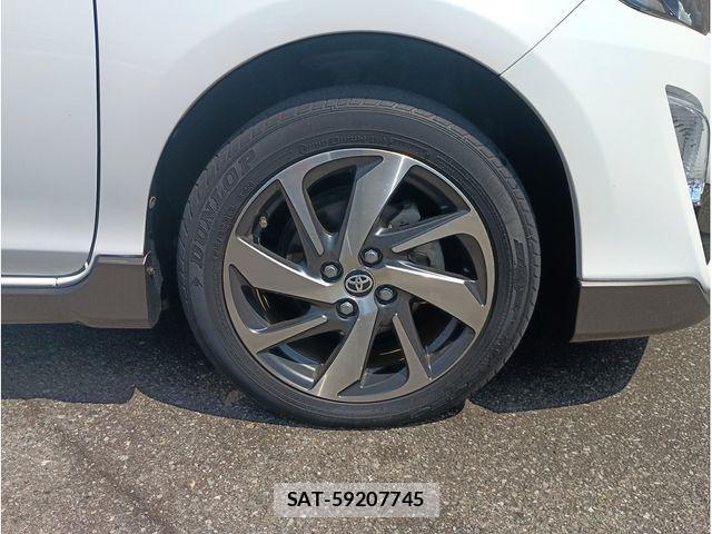 Toyota AQUA 2015-01 8657982-15