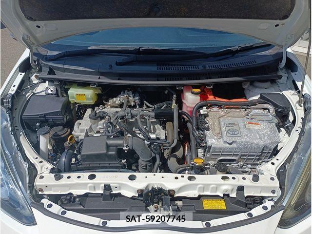 Toyota AQUA 2015-01 8657982-16