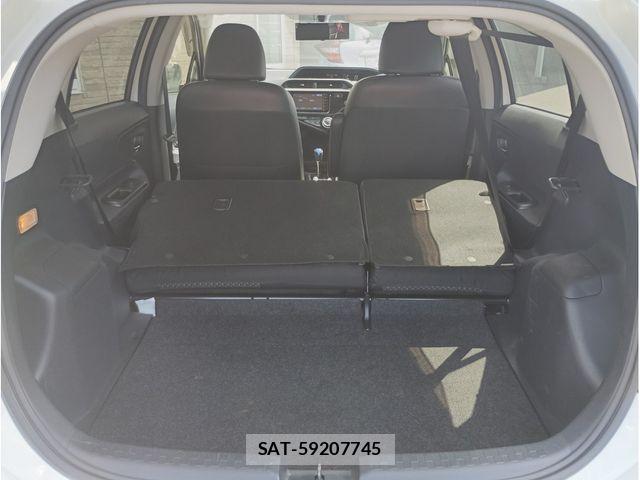Toyota AQUA 2015-01 8657982-3