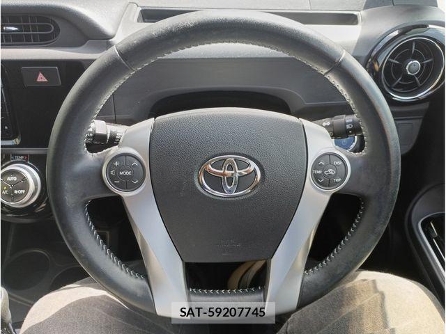 Toyota AQUA 2015-01 8657982-7