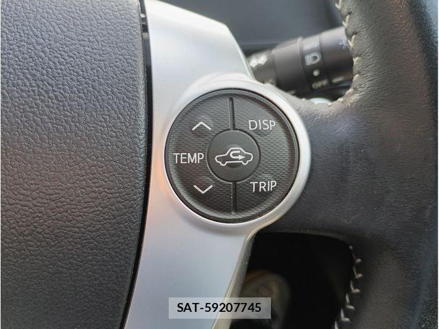 Toyota AQUA 2015-01 8657982-8