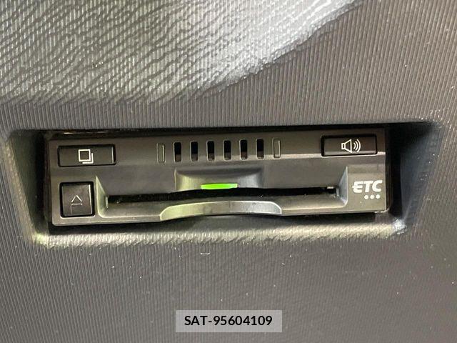 Toyota AQUA 2019-03 8665790-6