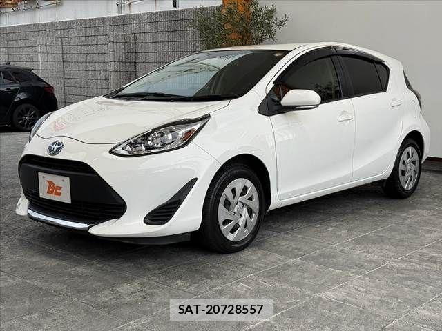 Toyota AQUA 2021-06 8657977-9