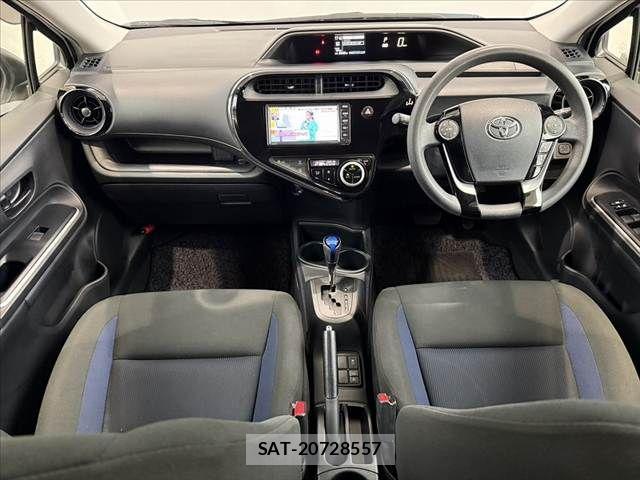 Toyota AQUA 2021-06 8657977-1
