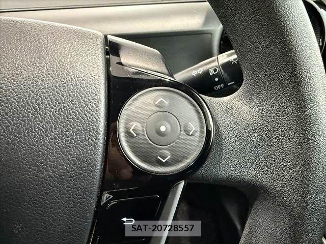 Toyota AQUA 2021-06 8657977-25