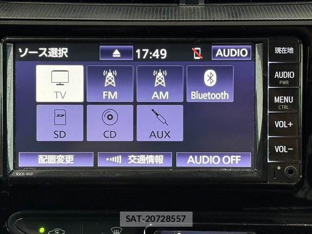 Toyota AQUA 2021-06 8657977-26