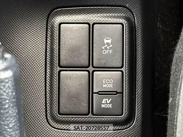 Toyota AQUA 2021-06 8657977-3