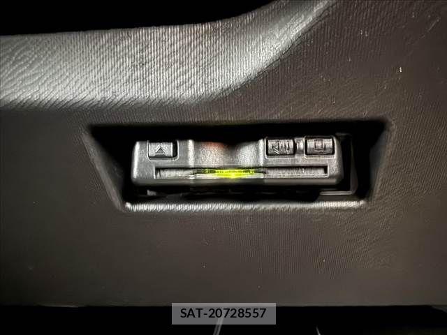 Toyota AQUA 2021-06 8657977-4