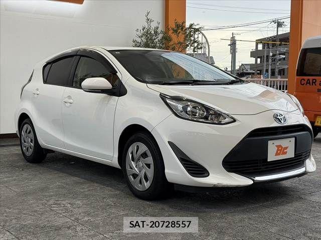 Toyota AQUA 2021-06 8657977-7