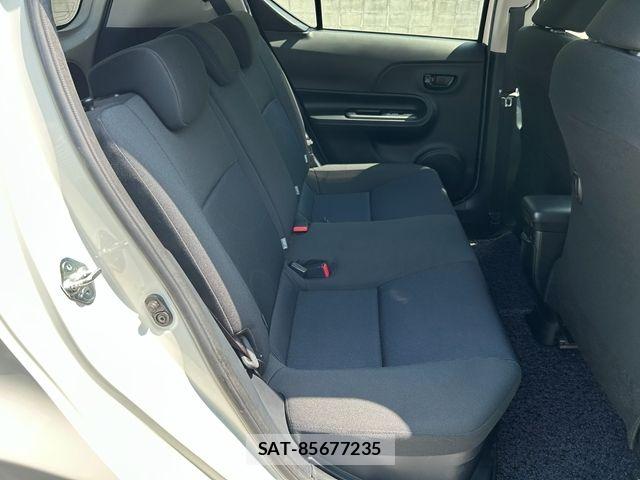Toyota AQUA 2016-11 8665798-17